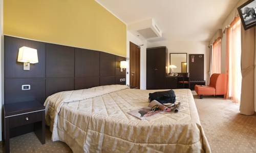 Imagen de la habitación del Hotel Villa Rosa, Torbole Sul Garda. Foto 10