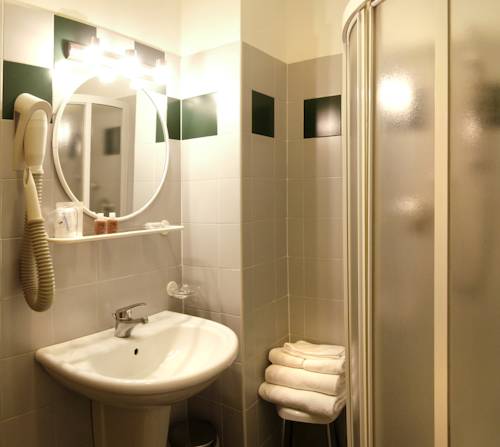 Imagen de la habitación del Hotel Villa Rosa, Torbole Sul Garda. Foto 15