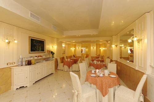 Imagen de la habitación del Hotel Villa Rosa, Venecia. Foto 6