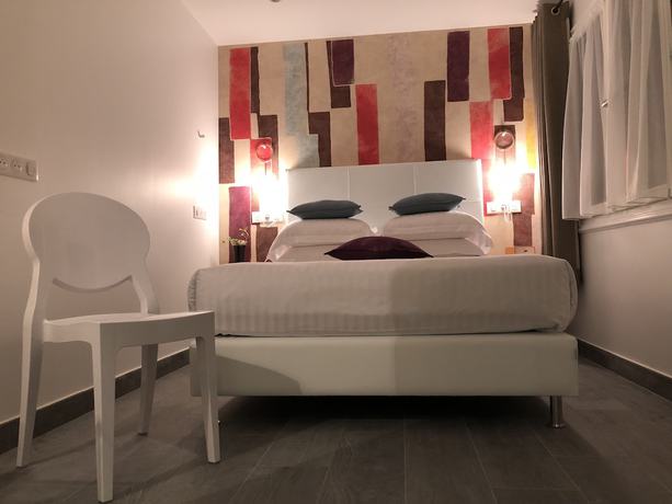 Imagen de la habitación del Hotel Villa Rose, Niza. Foto 14