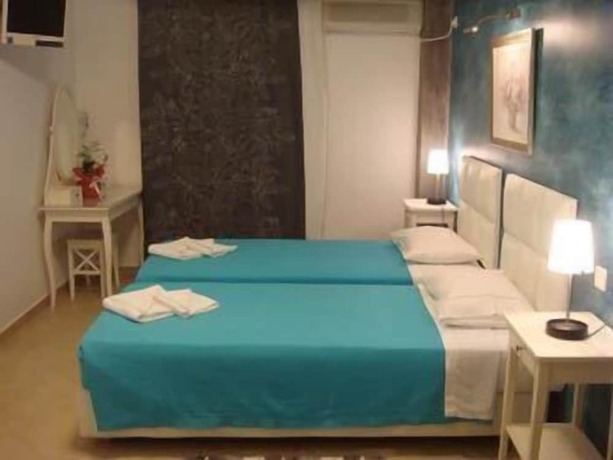 Imagen general del Hotel Villa Rose, Ormos Athinios. Foto 2