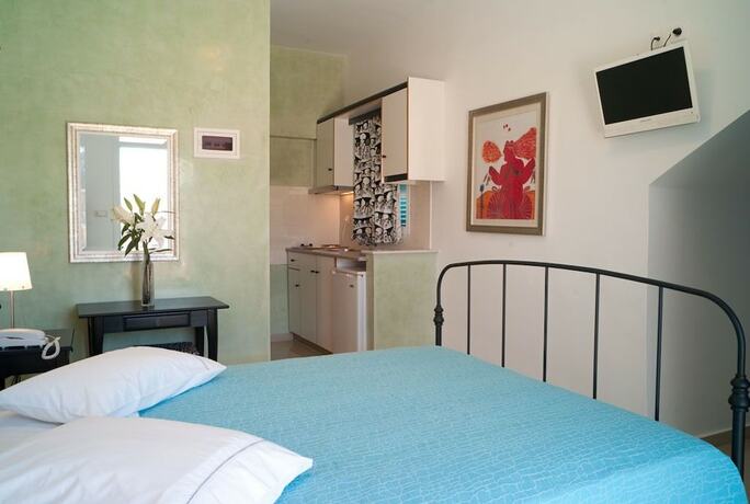 Imagen general del Hotel Villa Rose, Ormos Athinios. Foto 4
