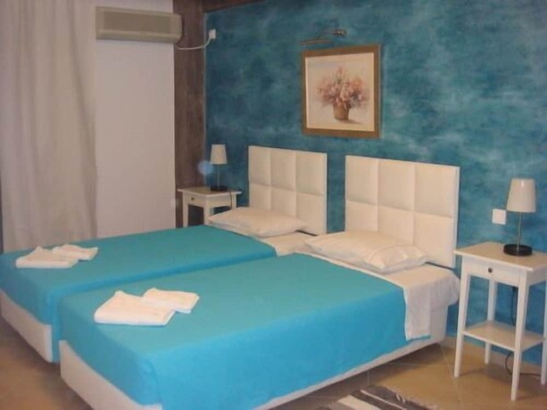 Imagen general del Hotel Villa Rose, Ormos Athinios. Foto 8