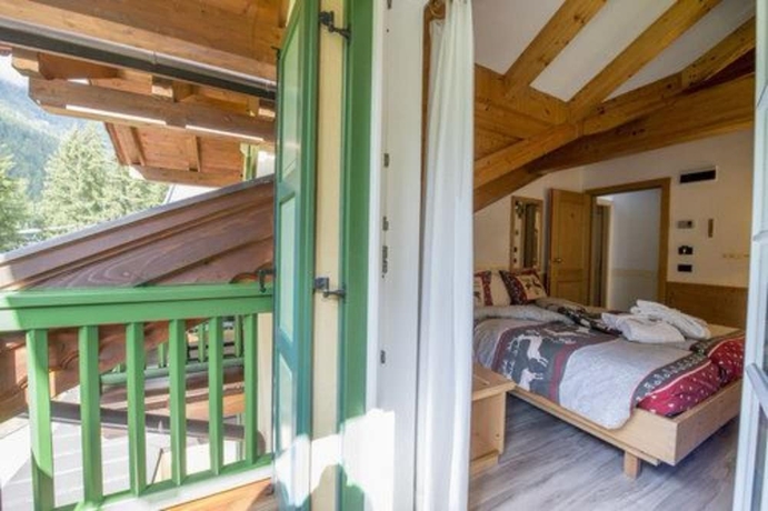 Imagen de la habitación del Hotel Villa Rosella. Foto 11