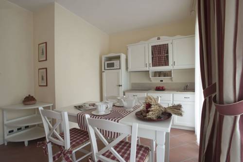 Imagen de la habitación del Hotel Villa Rosella Resort. Foto 8