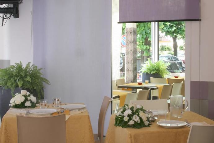 Imagen del bar/restaurante del Hotel Villa Rossi. Foto 9