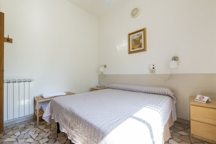 Imagen general del Hotel Villa Rosy. Foto 10