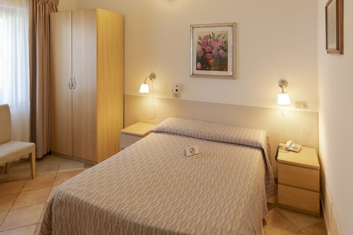 Imagen general del Hotel Villa Rosy. Foto 11