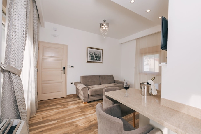 Imagen de la habitación del Hotel Villa Royal Apartments. Foto 16