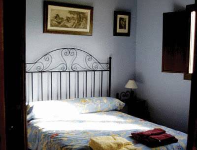 Imagen de la habitación del Hotel Villa Rural Sierra Hueznar. Foto 4