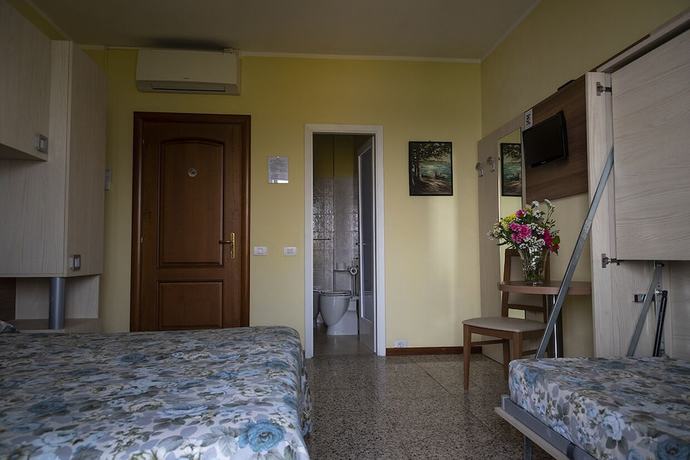 Imagen de la habitación del Hotel Villa Ruscello. Foto 9