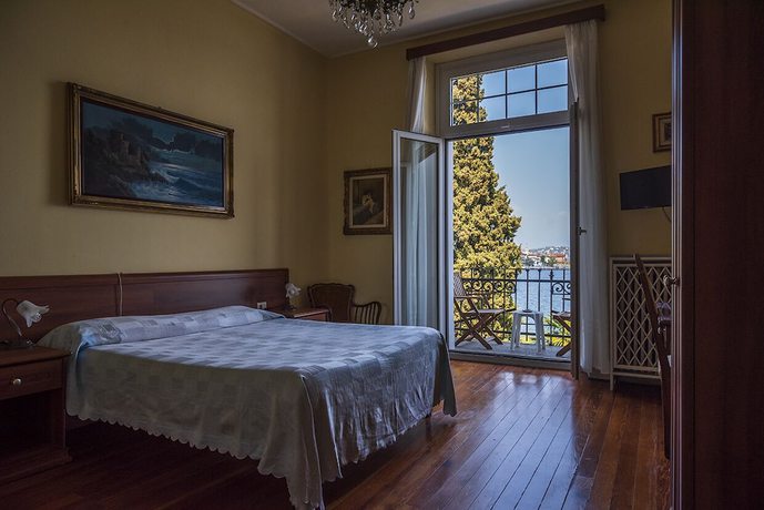 Imagen de la habitación del Hotel Villa Ruscello. Foto 13