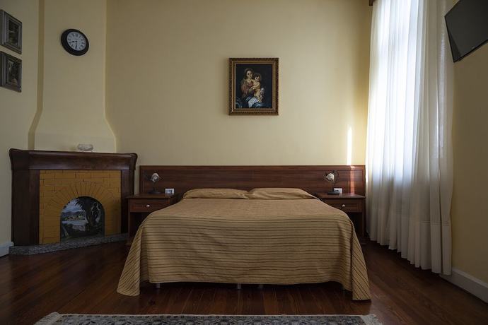 Imagen de la habitación del Hotel Villa Ruscello. Foto 14
