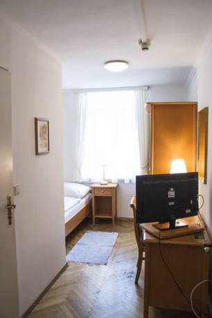 Imagen de la habitación del Hotel Villa R&uuml;ckert. Foto 9