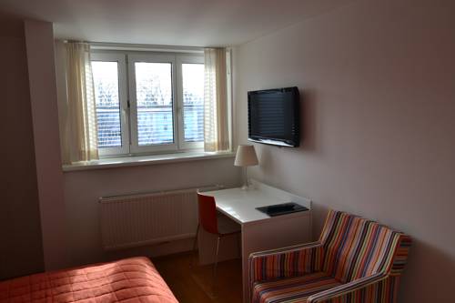 Imagen de la habitación del Hotel Villa R&uuml;ckert. Foto 15