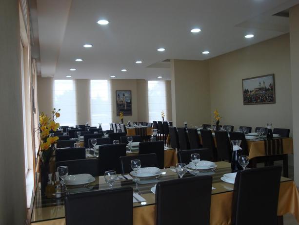 Imagen del bar/restaurante del Hotel Villa Ruza. Foto 2