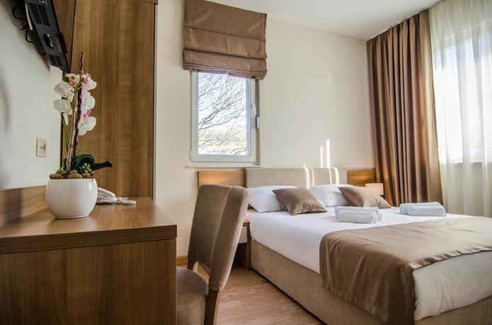 Imagen de la habitación del Hotel Villa Ruza. Foto 5