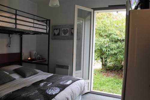 Imagen de la habitación del Hotel Villa, Saint-Andre-les-Vergers. Foto 5