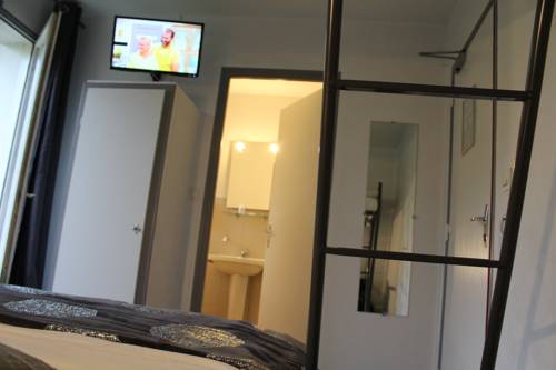 Imagen de la habitación del Hotel Villa, Saint-Andre-les-Vergers. Foto 7