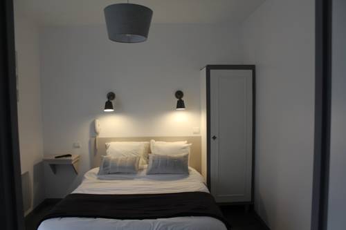 Imagen de la habitación del Hotel Villa, Saint-Andre-les-Vergers. Foto 15