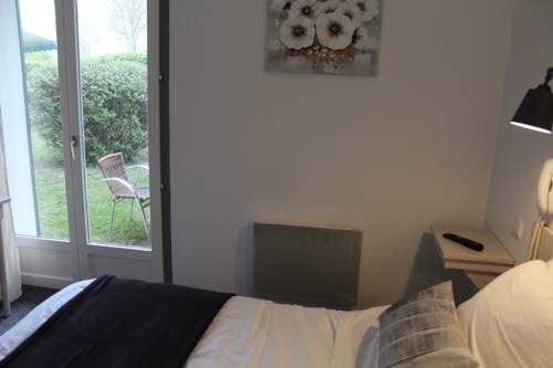 Imagen de la habitación del Hotel Villa, Saint-Andre-les-Vergers. Foto 16