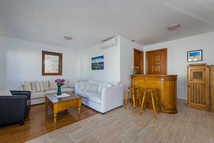 Imagen de los interiores del Hotel Villa Salena. Foto 20