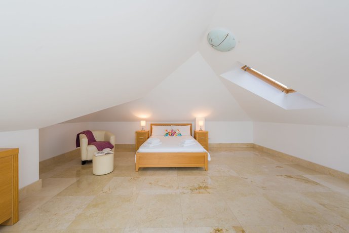 Imagen de la habitación del Hotel Villa Salena. Foto 16