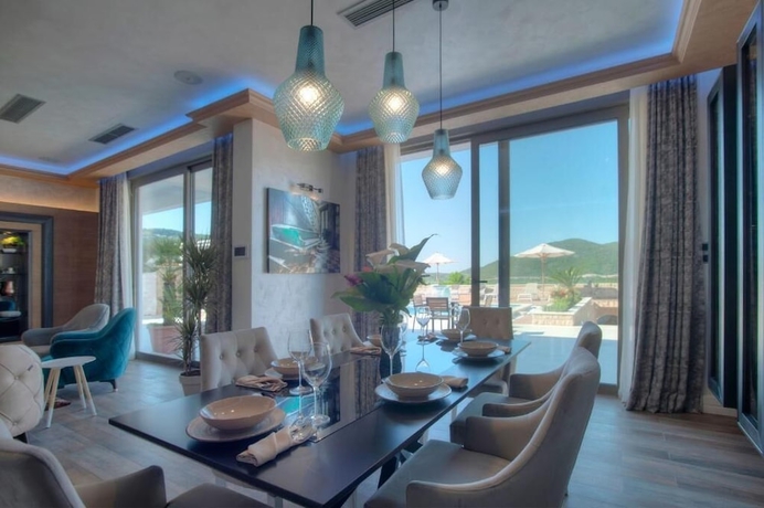 Imagen de los exteriores del Hotel Villa Salute. Foto 14