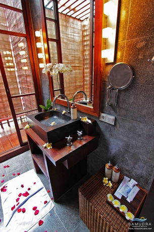 Imagen de la habitación del Hotel Villa Samudra. Foto 12