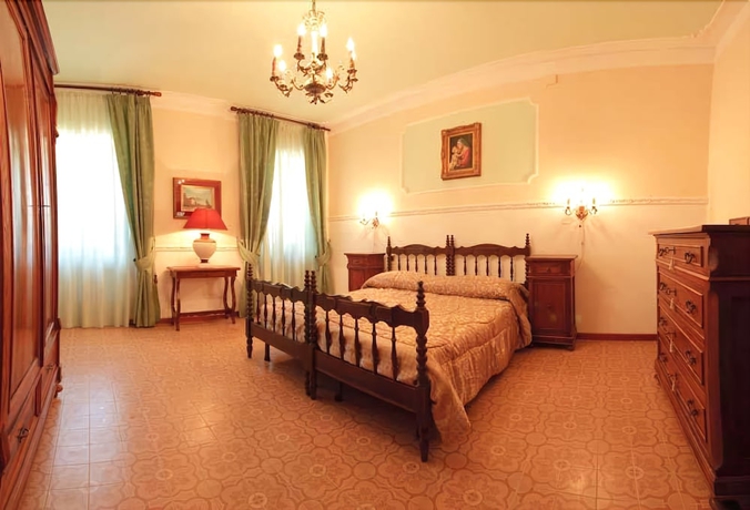 Imagen de la habitación del Hotel Villa San Donino. Foto 10