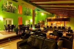 Imagen del bar/restaurante del Hotel Villa San Francisco. Foto 2