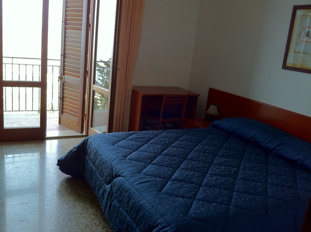 Imagen de la habitación del Hotel Villa San Giovanni. Foto 5