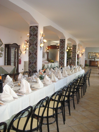 Imagen del bar/restaurante del Hotel Villa San Giovanni. Foto 3