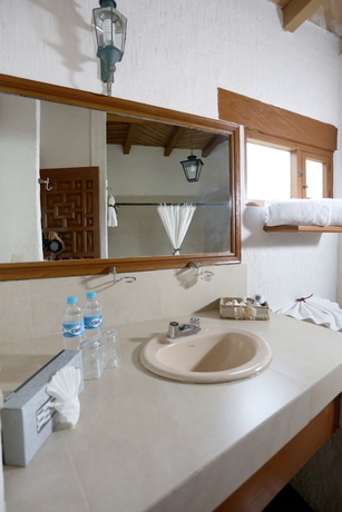 Imagen de la habitación del Hotel Villa San Jose and Suites. Foto 3