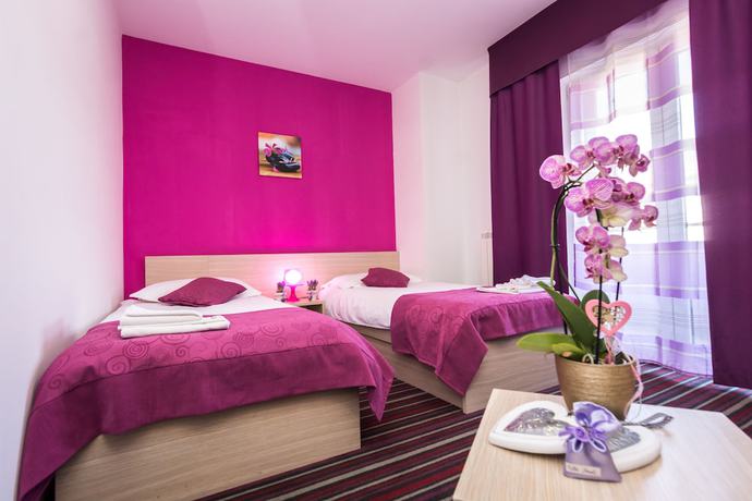 Imagen de la habitación del Hotel Villa Sandi. Foto 7