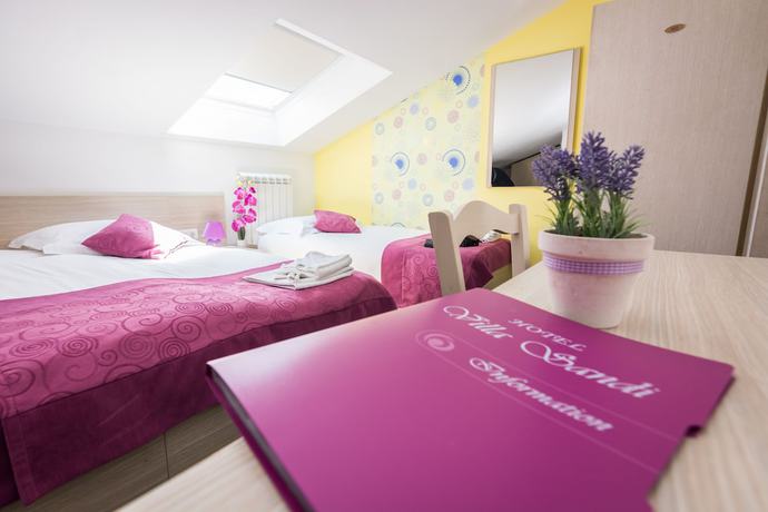 Imagen de la habitación del Hotel Villa Sandi. Foto 11