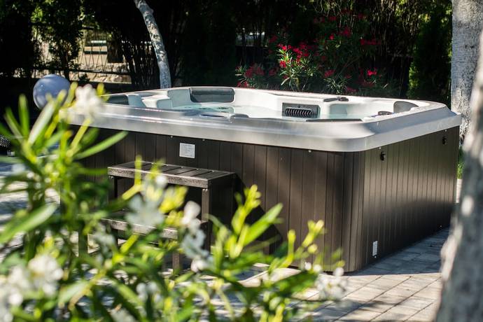 Imagen de la piscina del Hotel Villa Sandi. Foto 19