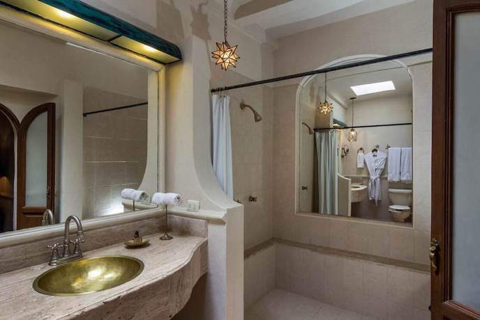 Imagen de la habitación del Hotel Villa Santa Monica. Foto 5