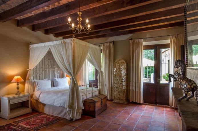 Imagen de la habitación del Hotel Villa Santa Monica. Foto 6