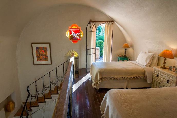 Imagen de la habitación del Hotel Villa Santa Monica. Foto 7