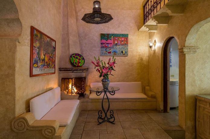 Imagen de la habitación del Hotel Villa Santa Monica. Foto 13