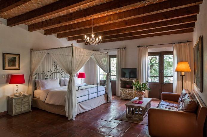 Imagen de la habitación del Hotel Villa Santa Monica. Foto 16