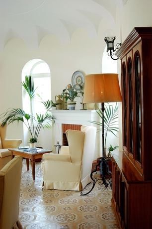 Imagen de los interiores del Hotel Villa Sarah. Foto 19