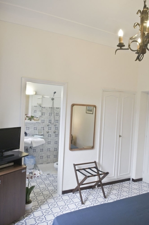 Imagen de la habitación del Hotel Villa Sarah. Foto 15