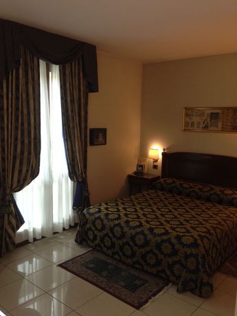 Imagen de la habitación del Hotel Villa Savoia. Foto 8