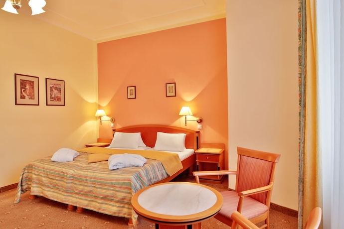 Imagen de la habitación del Hotel Villa Savoy Spa Park. Foto 2