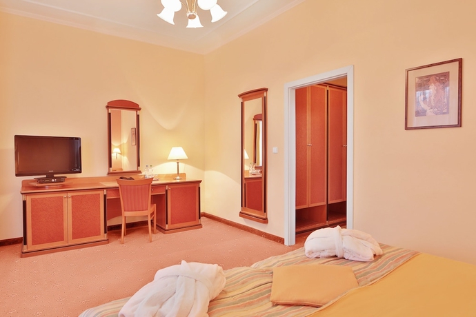 Imagen de la habitación del Hotel Villa Savoy Spa Park. Foto 3
