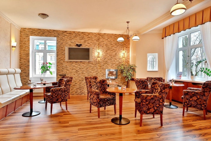 Imagen de los interiores del Hotel Villa Savoy Spa Park. Foto 16