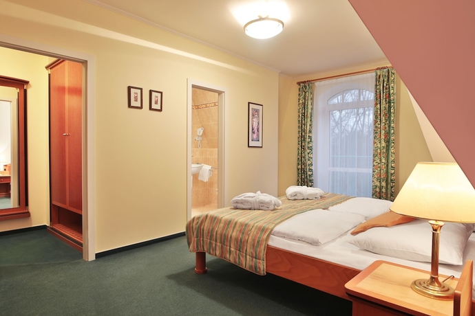 Imagen de la habitación del Hotel Villa Savoy Spa Park. Foto 10