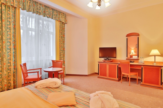 Imagen de la habitación del Hotel Villa Savoy Spa Park. Foto 13